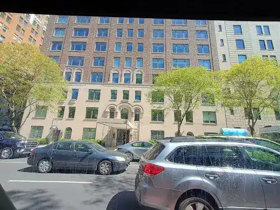 1212 Fifth Avenue LLC