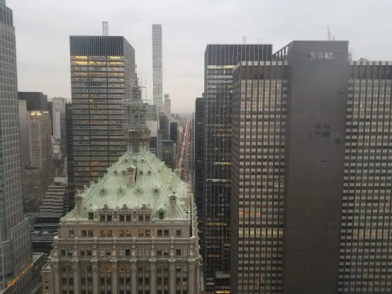 125 Park Ave