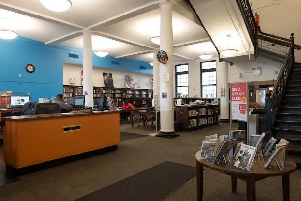 125th Street Library