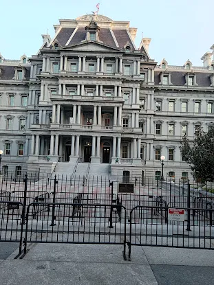 1600 Broadway on The Square
