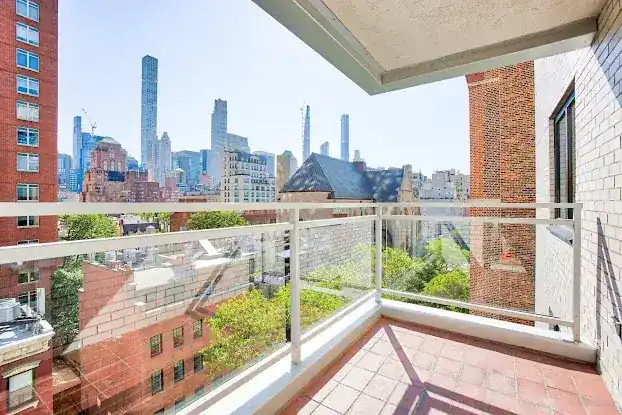 165 East 66 by Stonehenge
