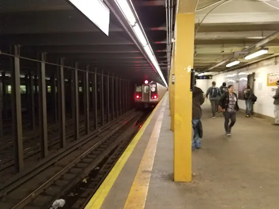 23 St