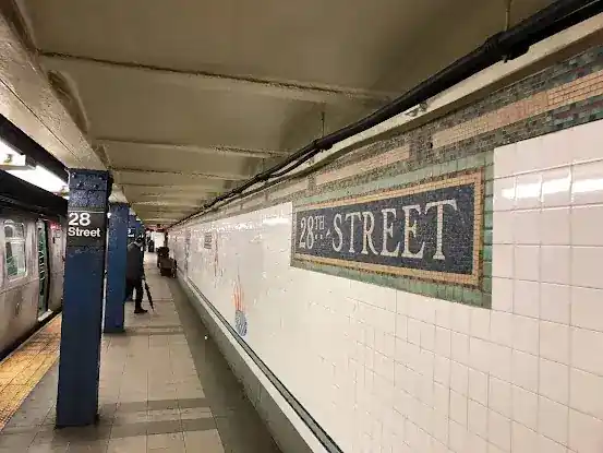 28 St