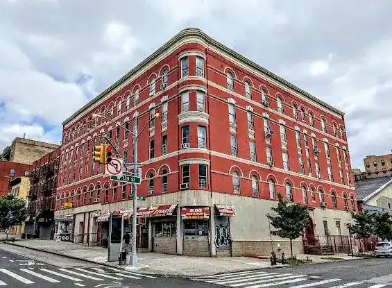 2M Discount Store