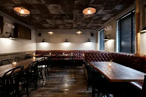 2nd Floor Bar & Essen