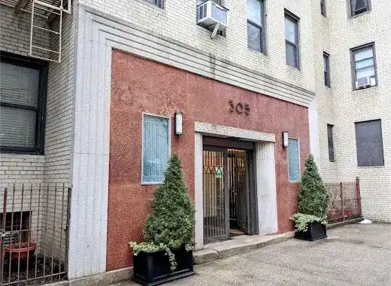 305 West 52 Condominium Corporation