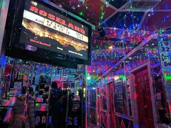 32 Karaoke