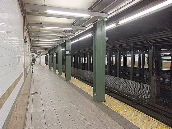 33 St