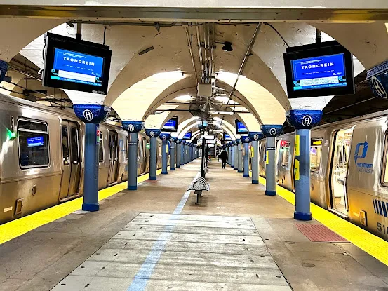 33 St