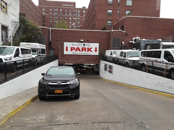 37 W 116th St Parking