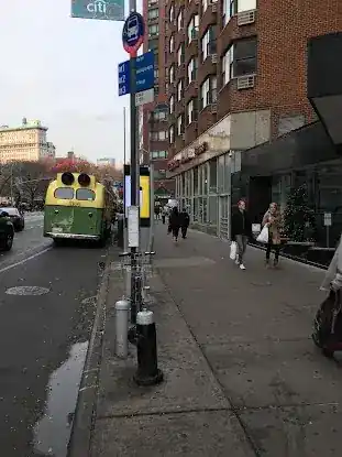 4 Av/E 13 St
