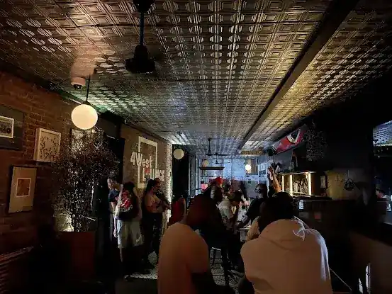 4West Lounge