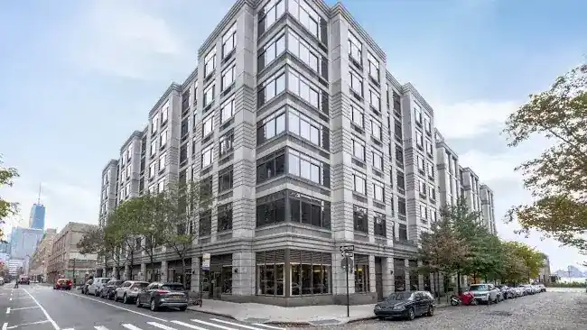 600 Washington Apartments