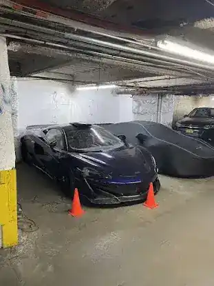 621 W 45th St Garage