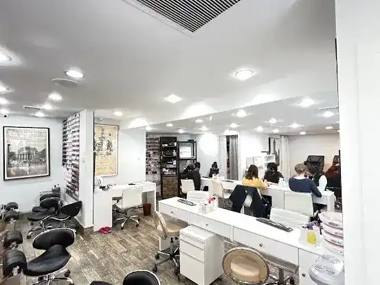 64 Nails and Spa