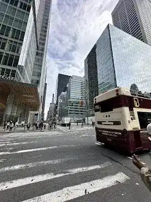 6th Ave & W 40th St