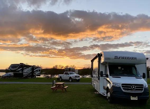 84 RV Rentals & Service