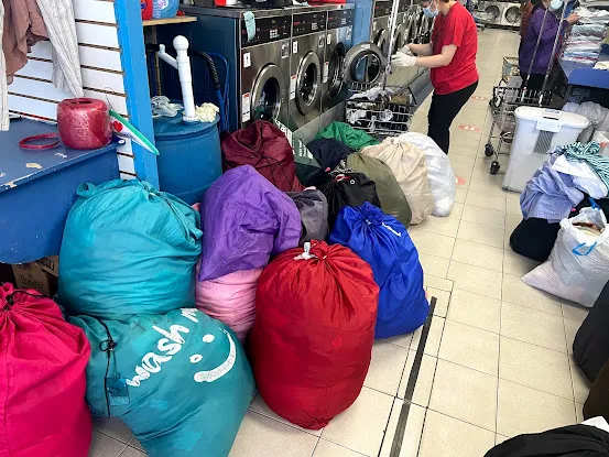 87 Laundromat （Free pickup service，New customer get 3 times 20% Off and Free a laundry bag）