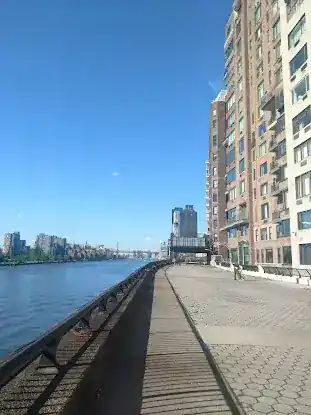 90 East End Ave