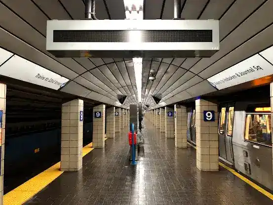 9 St