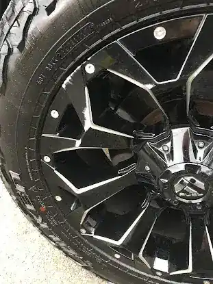 Al's Hubcaps