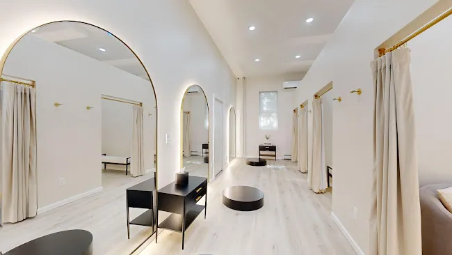 Alts | Alteration Specialists - Court St