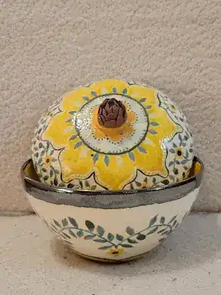Art Mora Pottery Studio