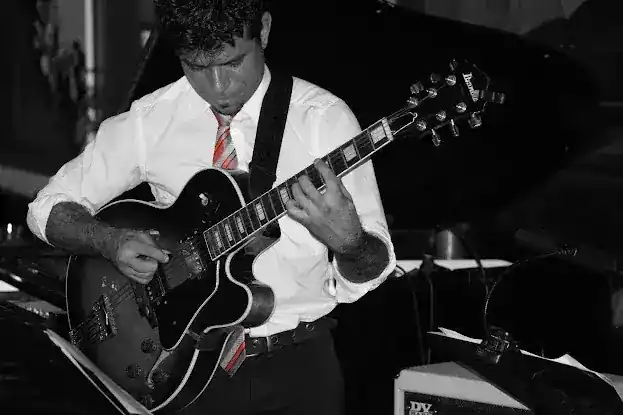 Astoria Guitar Lessons
