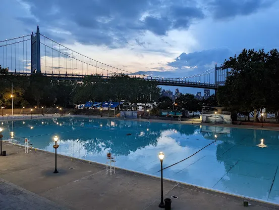 Astoria Pool