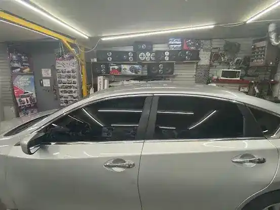 Auto Sound Window Tint