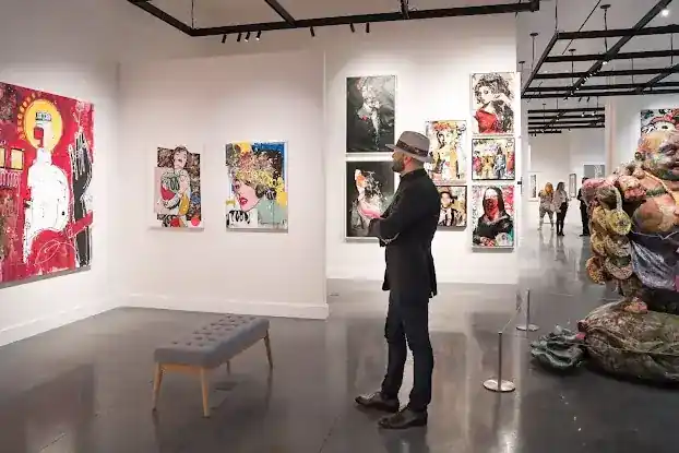 Avant Gallery