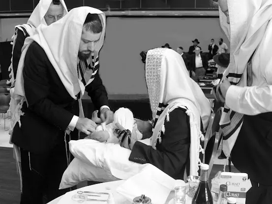 Babys Mohel Rabbi David Fleischmann