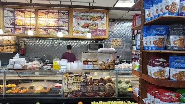 Bahamas Deli & Grill Mini Market