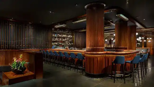 Bar 44