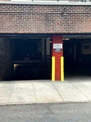 Barrow Street Garage LLC