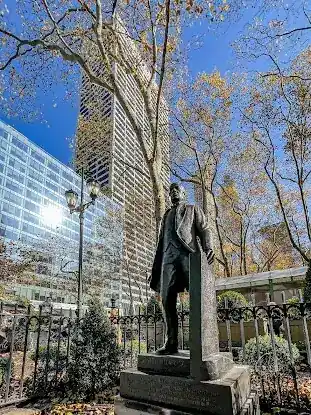 Benito Juarez Statue