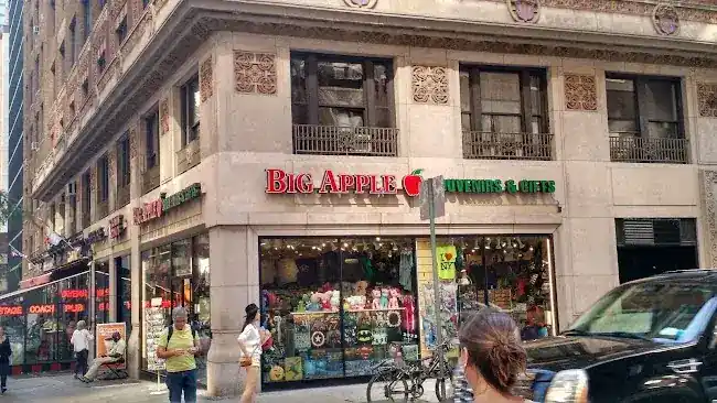 Big Apple Souvenirs & Gifts