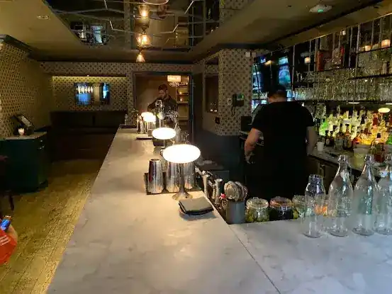 Black Hound Bar & Lounge