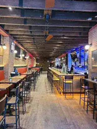 Black Iron Burger Theater District | Hamburger restaurant Bar