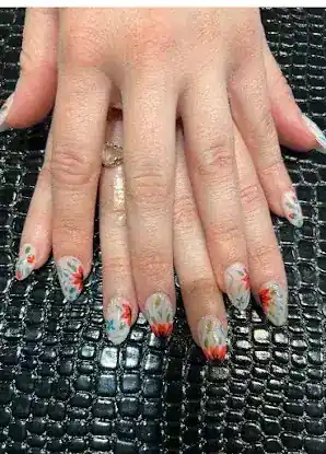 Blondis Nails & Spa II