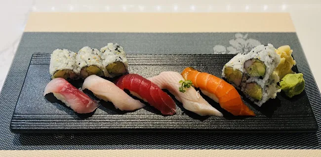Blue Mountain (Sushi, Bar&Lounge)