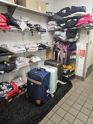 Bounce Luggage Storage - 8th Ave