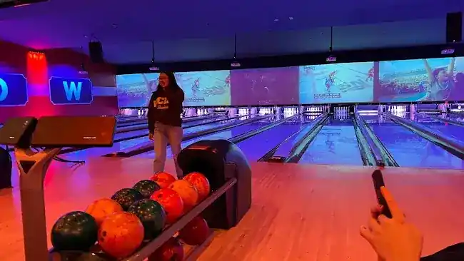 Bowlero Mineola