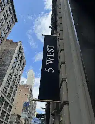 Broadway Suites LLC