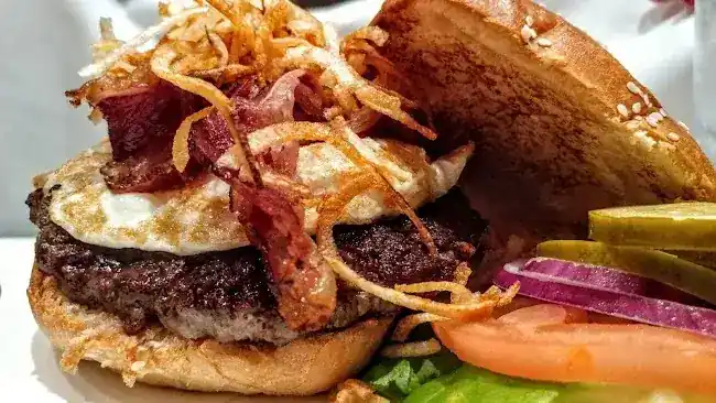 BURGERS & GRILL