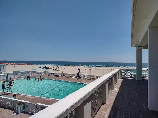 Catalina Beach Club