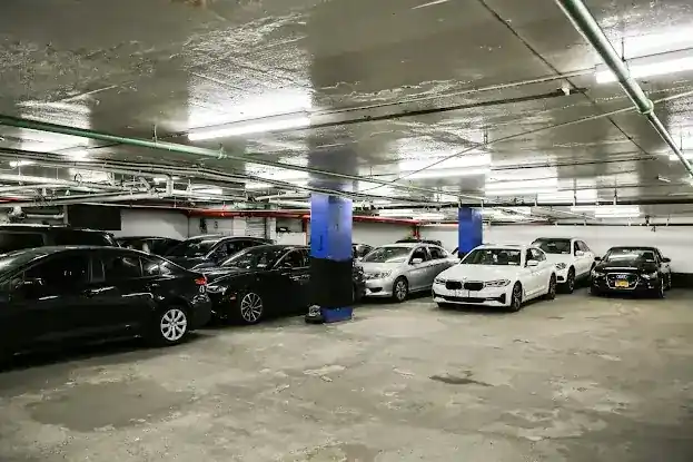 Centerpark East 47th Street Parking Garage