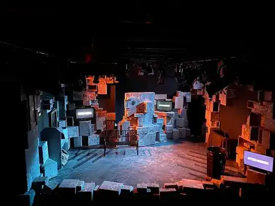 Chain Theatre