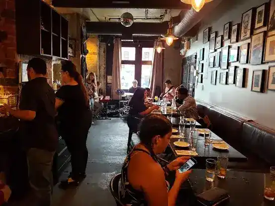 Charlies Bar & Kitchen