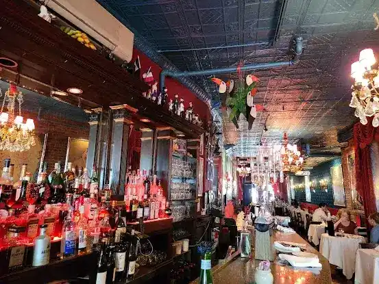 Chez Josephine